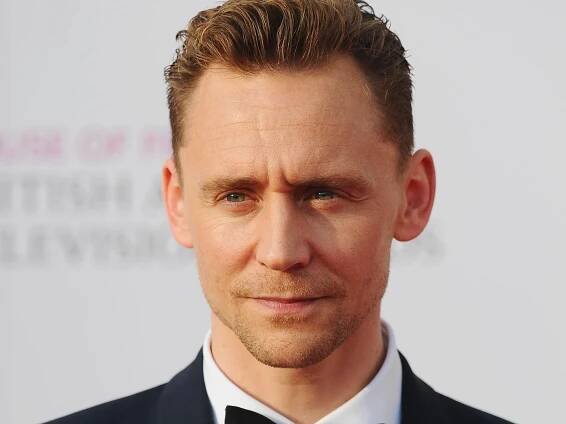 Tom Hiddleston Is Here to Show You How NOT to Wear Sunscreen