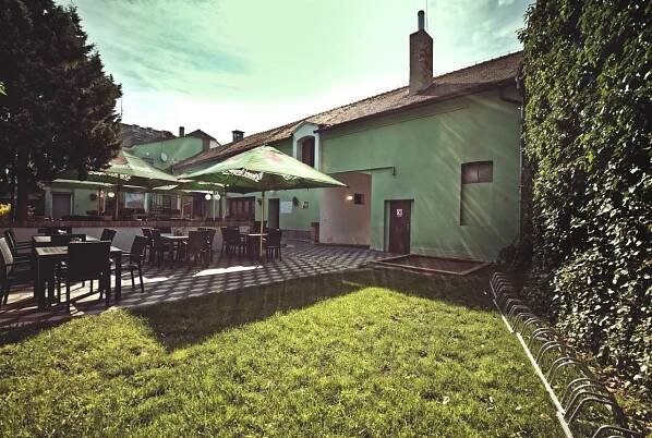 Restaurace a Penzion Praha, Dolní Dunajovice | Hotel.cz