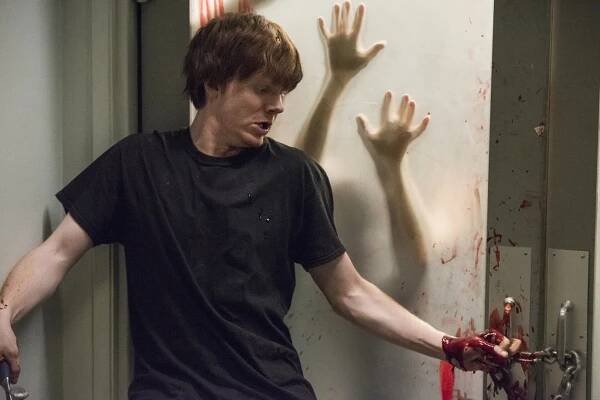 Adam Hicks - Zrůdno - Attraction - Z filmu
