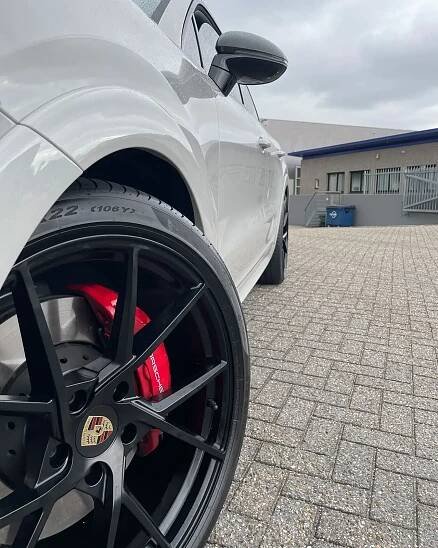 Recent Projects: Porsche Cayenne GTS with PS9 Forged Wheels