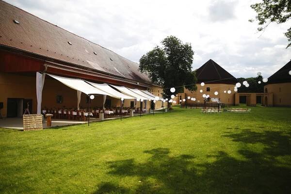 Svatby – Zámecký dvůr Černousy