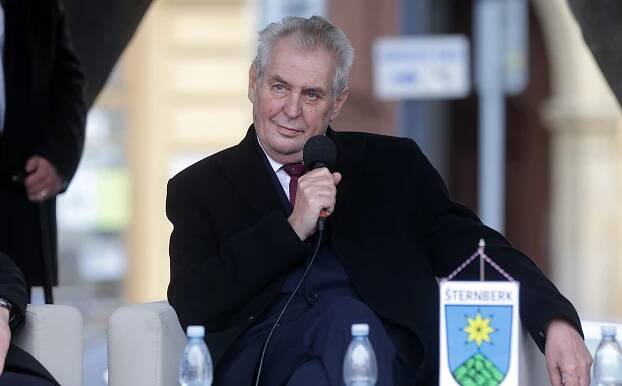 Zeman v Uničově a Šternberku zaplnil náměstí