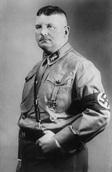 Tři noci zalité krví: Hitler nechal svého kamaráda popravit i kvůli homosexualitě