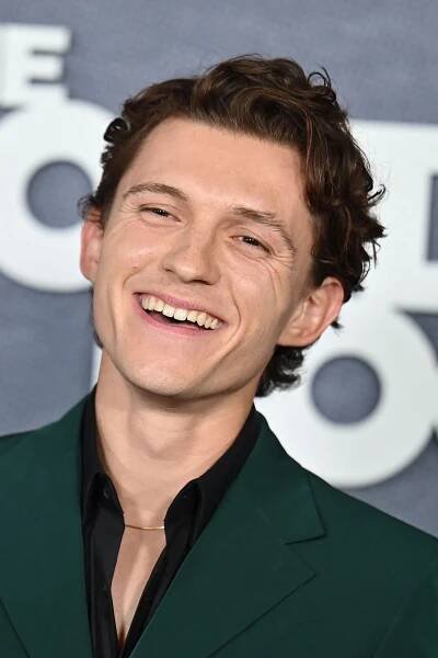 Tom Holland Breaks Down the Crying Technique He Learned From Benedict Cumberbatch