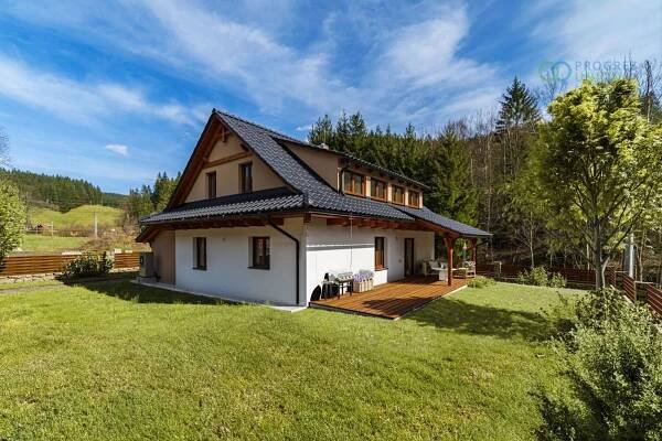 Prodej novostavby domu 6+1 před dokončením, 197m2, Velké Karlovice, pozemek 1 272 m2