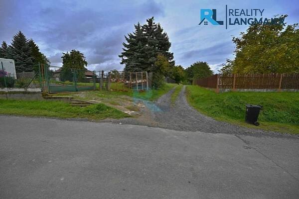 Prodej stavebního pozemku 5 570 m² Skočice u Přeštic | Reality.iDNES.cz 