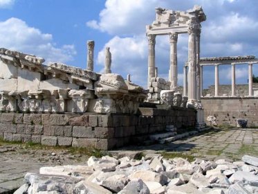 Pergamon - Wikipedia