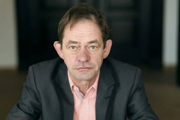 Agentur Danilow › Henning Peker