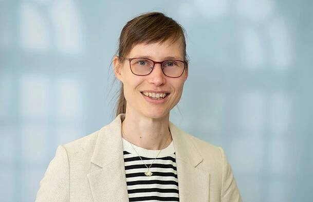 Professor Dr Lena Tonzer – IWH Halle