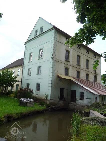 Válcový mlýn J. Baroch, mlýn V Lukách, Barák | Vodnimlyny.cz