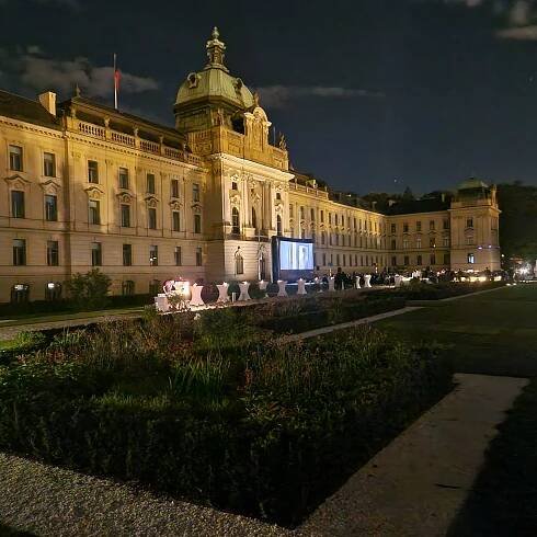 Projekce filmu „Vlny“ v sídle Úřadu vlády ČR – kinoservis.eu