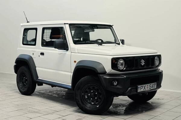 Zapůjčení vozidla Jeep Suzuki Jimny | Island a Reykjavík - vše o tomto magickém ostrově v Atlantiku