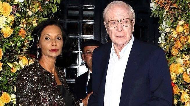 Michael Caine vyvedl šarmantní manželku. Tady svou životní lásku před 48 lety potkal