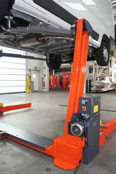 FHB3000-04 | Mobile 2-post lift | Walter Finkbeiner GmbH