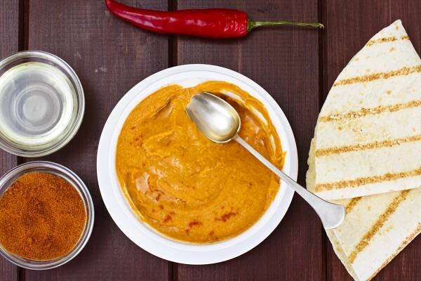 Curry powder hummus
