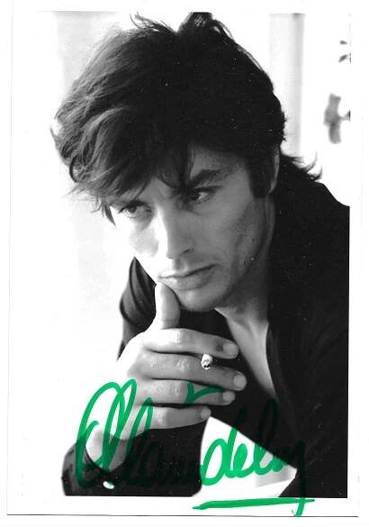 Do exkluzivní aukce míří Alain Delon, Karel Jaromír Erben i Nezkrotná Angelika - Sběratel
