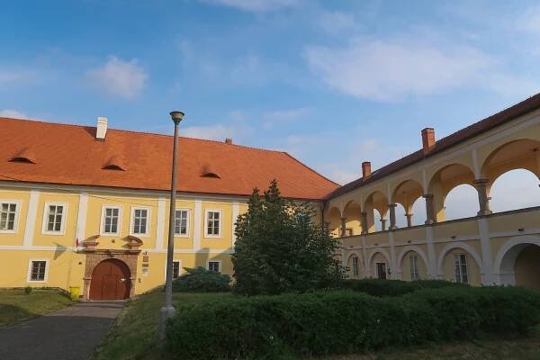 Nové Dvory (zámek)