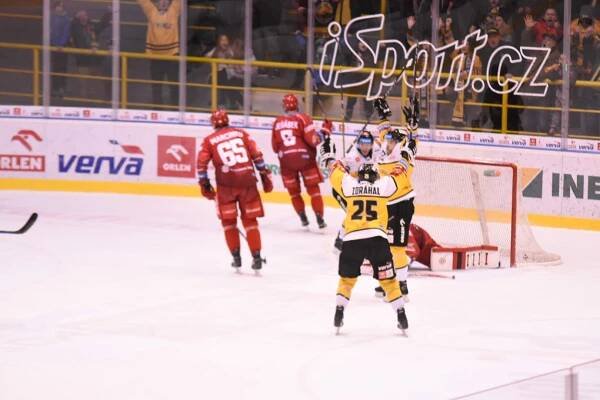 HOKEJ: Litvínov doma přehrál v prodloužení Třinec!