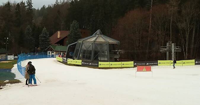 Lyžaři mohou využít skiareál v Mariánských Lázních, jediný v širokém okolí