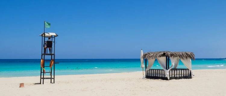 Pláž v Marsa Matruh, Egypt