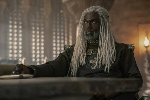 Steve Toussaint prozradil, co čeká Lorda Corlyse a Rod draka v 2. sérii