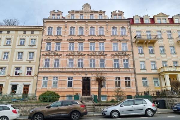 Pronájem bytu 2+kk, 78 m², Karlovy Vary, ul. Na Vyhlídce