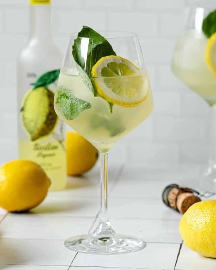 Honey – Lemon Spritz