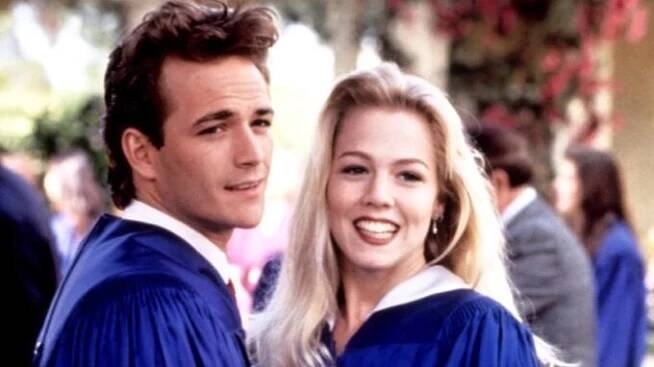 Kelly z Beverly Hills 90210 zastavila čas. Jennie Garthová ukázala, jak vypadat lépe než ve třiceti