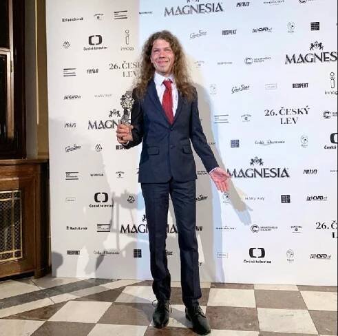 FOTO: Nejlepší hudbu složil v loňském roce Petr Wajsar k filmu Hastrman a raduje se tak z křišťálové sošky úplně poprvé. – stránka 19
