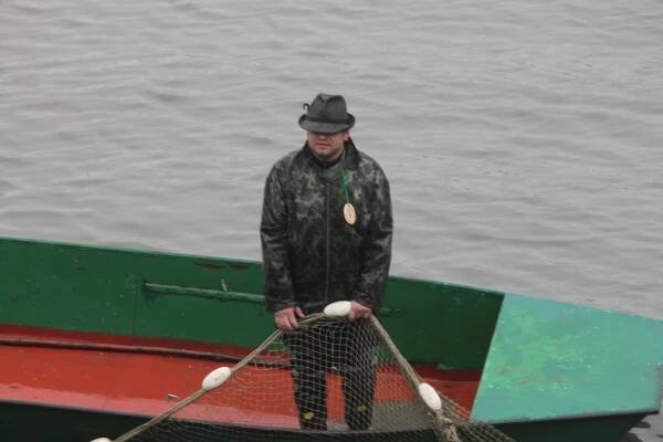 Výlov jedovnického rybníka Olšovce zkazilo v sobotu počasí