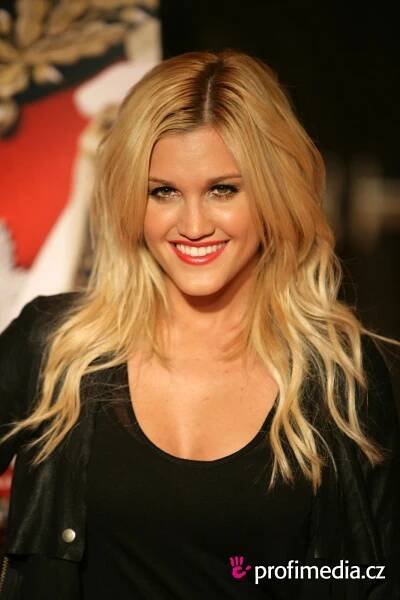 Ashley Roberts - celebrity účes - HappyHair