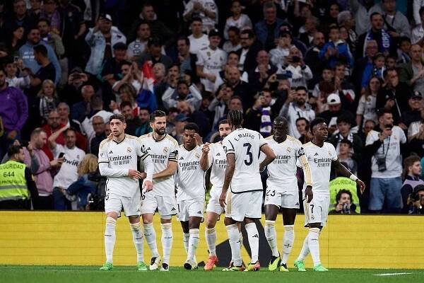 Real Madrid si proti Alavésu s chutí zastřílel, Girona překvapivě ztratila