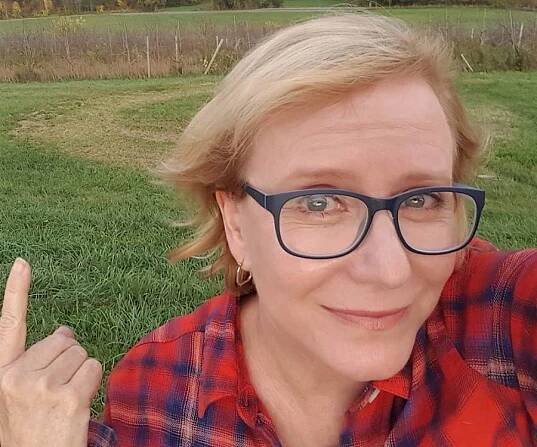 Eve Plumb Biography - Facts, Childhood, Family Life & Achievements