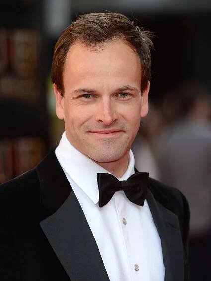 FOTO: Herec Jonny Lee Miller. – stránka 1