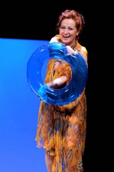 SHIRLEY VALENTINE - VOLNÝ PRODEJ + DP/B - program a vstupenky online