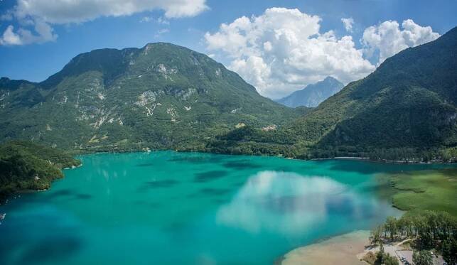 Urlaub am Seeufer - Lago 3 Comuni Camping