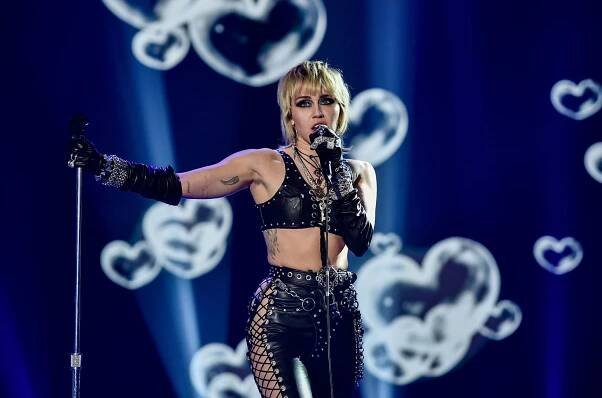 Miley Cyrus Reveals Release Date for Kid Laroi Remix