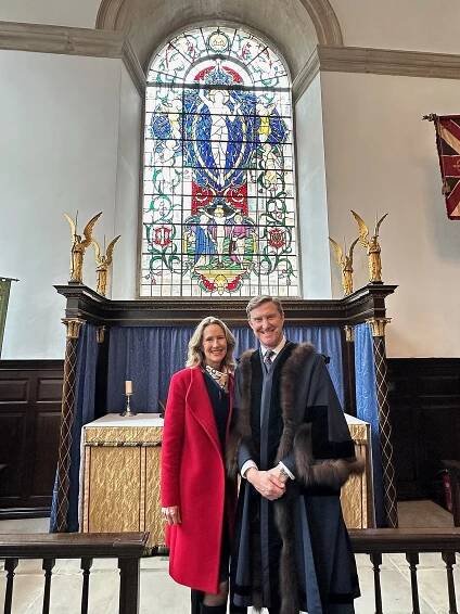 Alderman Robert Hughes-Penney, alongside his wife Elspeth Hughes-Penney, was re-elected as Alderman for the Ward of Cheap during the Wardmote election at the Commonwealth Chapel in the church of St. Lawrence Jewry.