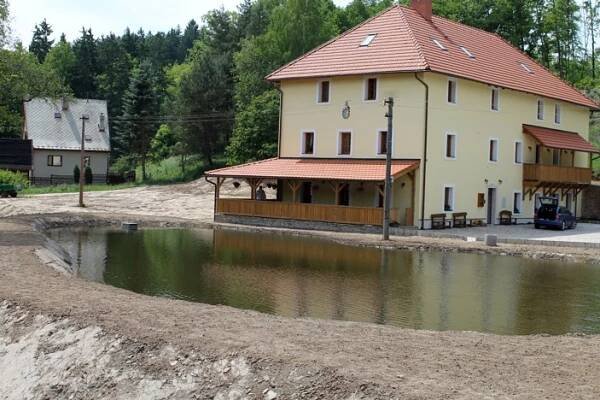 Hospůdka v opraveném mlýně na Pančavě u Zbraslavic je kromě pondělí otevřena každý den!