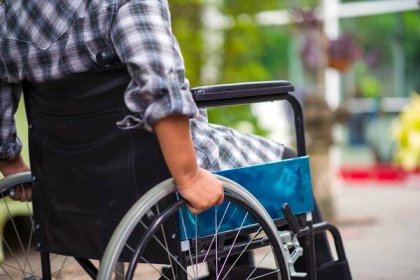 Ambulantní vozíčkáři: Lidé používající invalidní vozík, přestože jsou schopni chůze