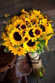 Kytice ze slunečnic a krásnooček žlutých