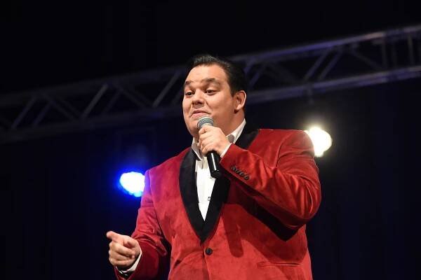 Ondřej Provazník s Big Bandem písněmi Karla Gotta v Kolíně nadchl své fanoušky