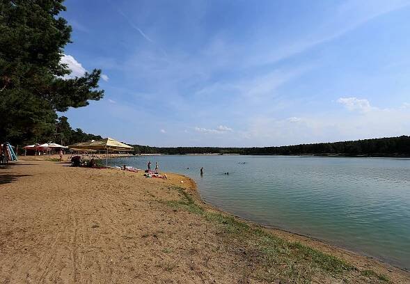 Jezero Lhota