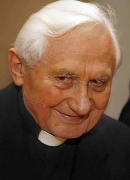 Papežův bratr se přiznal, že jako šéf sboru v Řezně pohlavkoval děti