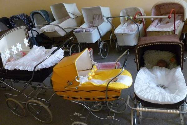 Retro výstava kočárků a hraček :: Místní knihovna Lysice