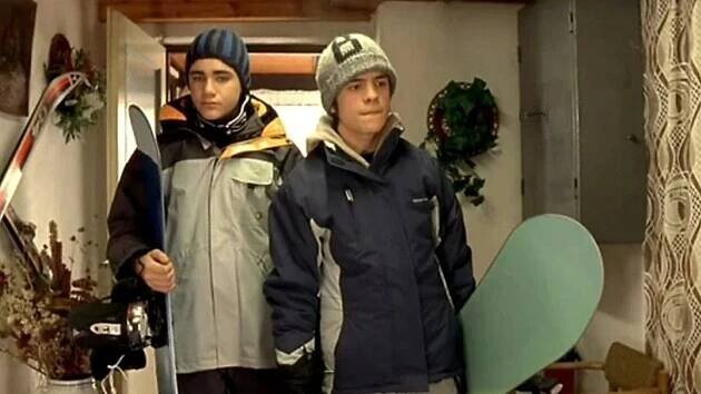 Vojtěch Kotek a Jiří Mádl ve filmu Snowboarďáci (2004)