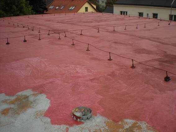 Hydroizolační nátěr ploche střechy