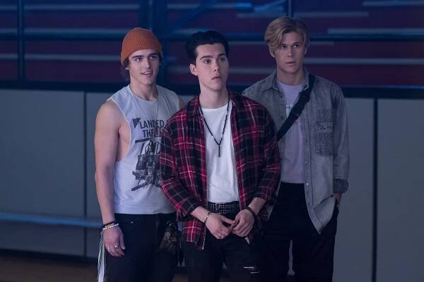 Julie and the Phantoms - Bright - Z filmu - Charlie Gillespie, Jeremy Shada, Owen Patrick Joyner