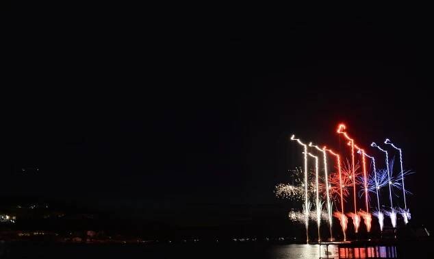 První festivalový ohňostroj vzýval štěstěnu. Přilákal 180 tisíc lidí