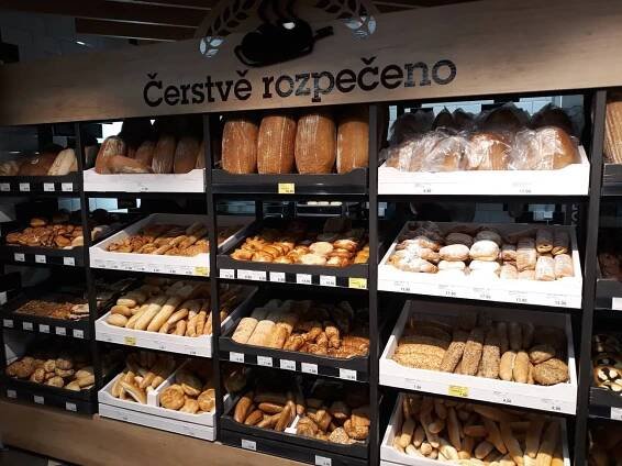 JIP potraviny – supermarkety – odd. PEČIVO – JPL